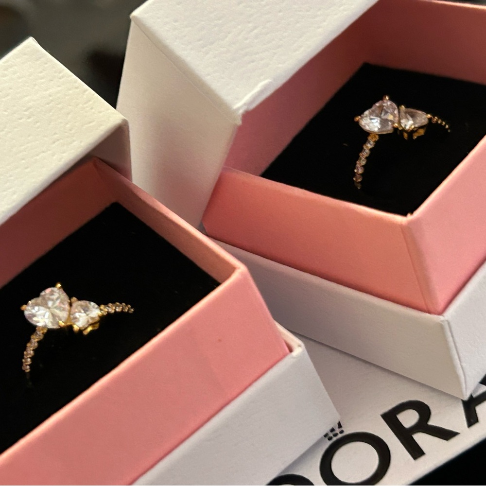 Double heart sparkling ring.